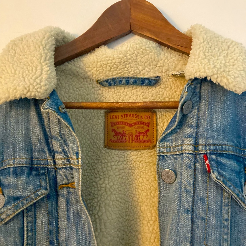Levi’s Sherpa jean jacket size Small